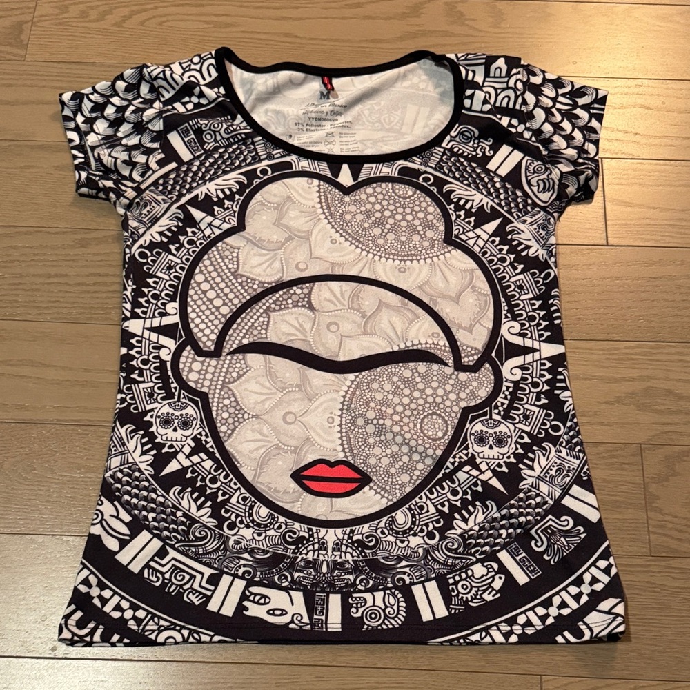 Medium Limited Edition Ay Guey Frida Khalo Short Sleeve T-Shirt